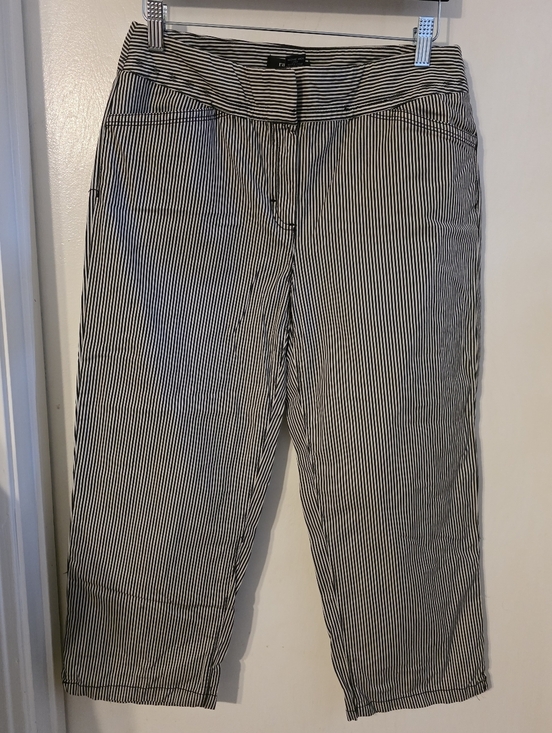 Rafaella Pants - Rafaella Black & White Pinstripe Cropped Pants Size 8